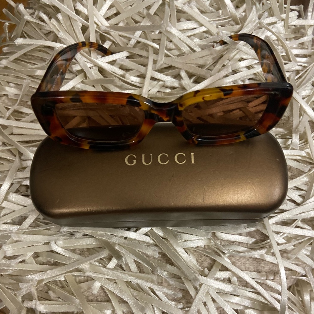 HOT Vintage Gucci Sunglasses GG2409/S D19 Y2K Tortoise Print with case!